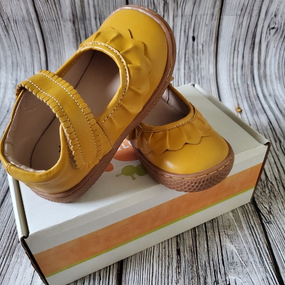 Livie and Luca Ruche Mary Jane Shoes Butterscotch NIB - Picture 9 of 12